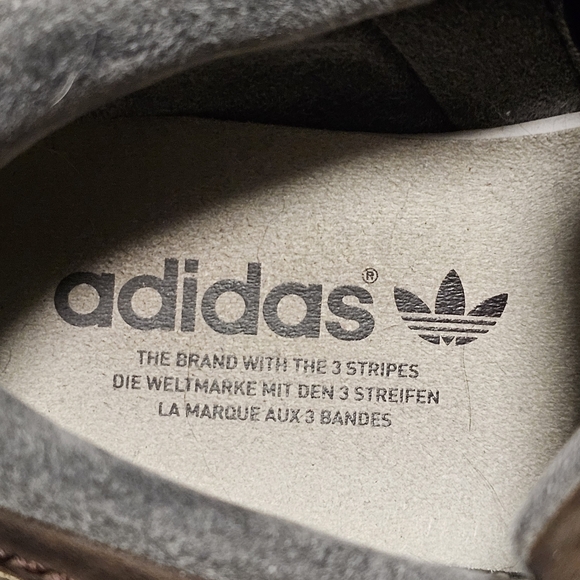 ADIDAS shell top Mens suede sneakers.  Great worn condition. - Picture 7 of 10